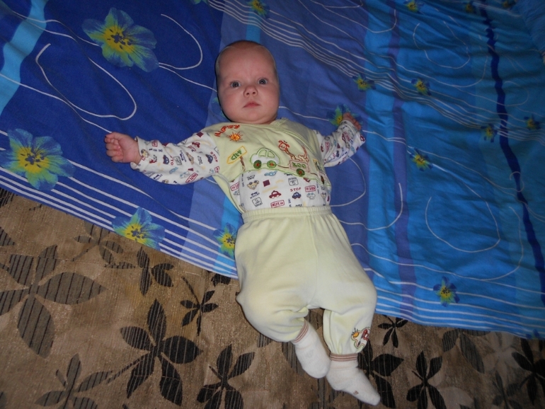 Перебрались на пол)