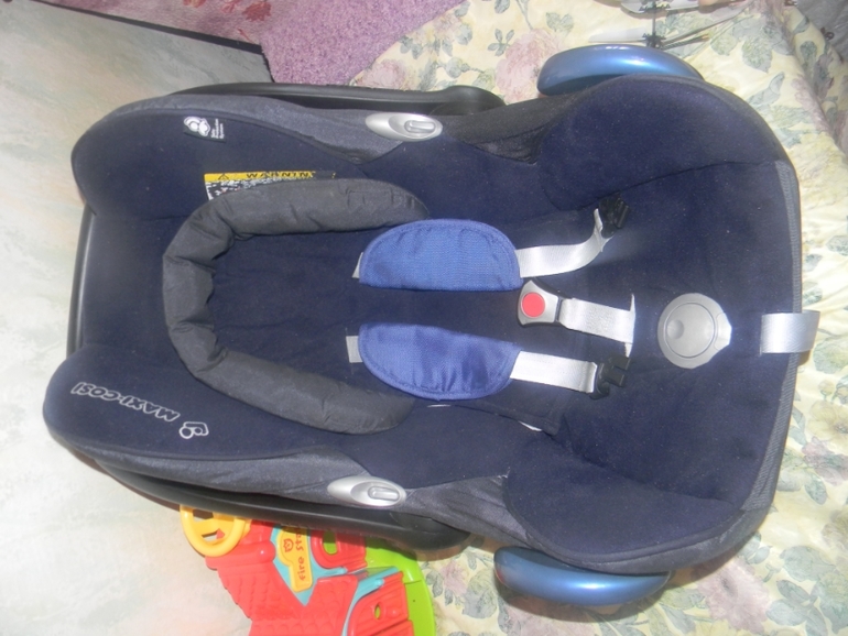 Автокресло Maxi-cosi CabrioFix + в подарок ходунки