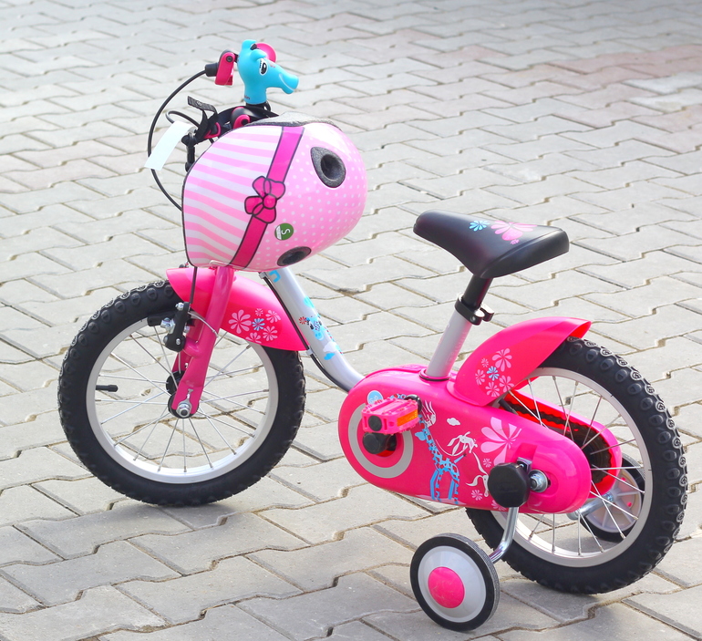 первые шаги - велосипед))