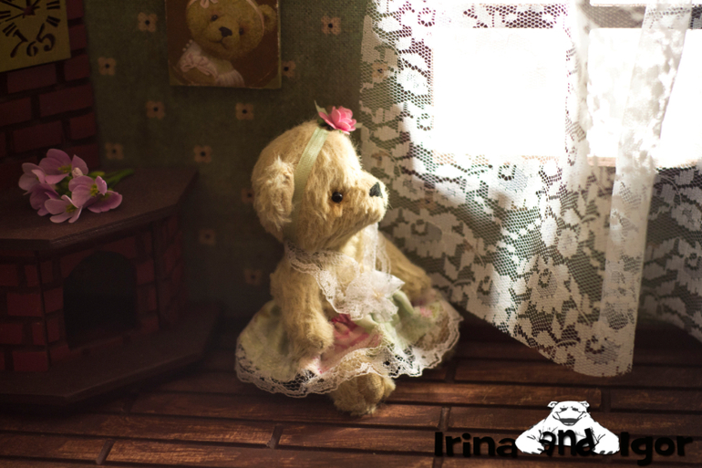 Мери в домике