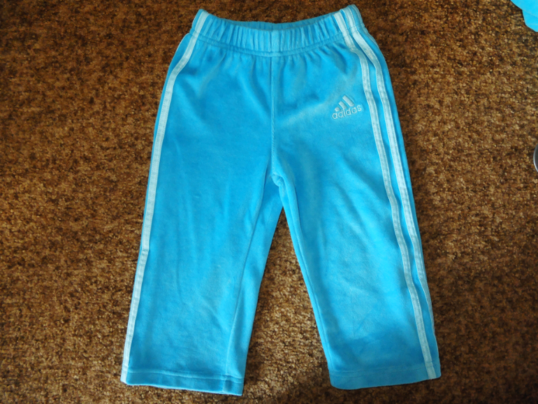 Костюм Adidas 700 руб