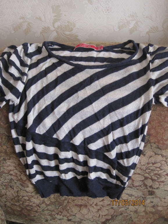 Отдам даром одежду для девочки подростка