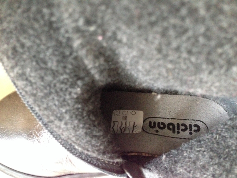 Весенние сапоги на девочку CICIBAN, р-25. Цена 2500 р