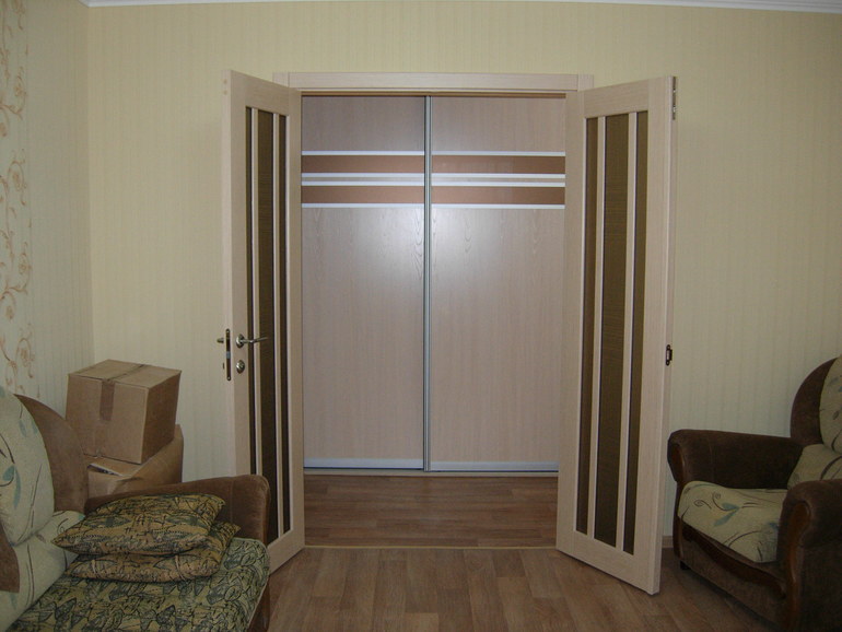 Девочки, помогите, пожалуйста, с цветовым решением гостинной для родителей!