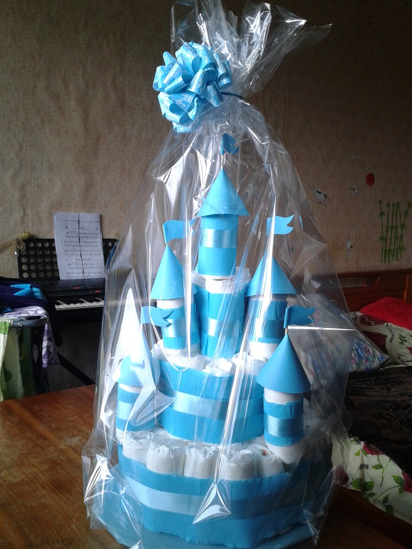 Замок из памперсов