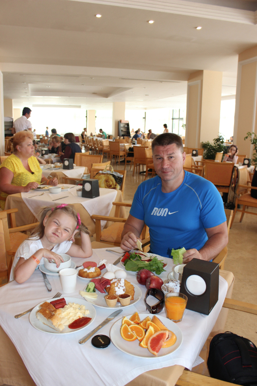 Наша Лизавета на отдыхе в Турции