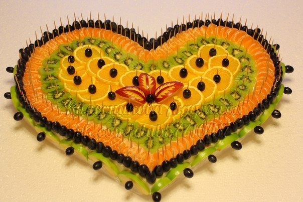 Принимаю заказы на фруктовые композиции...