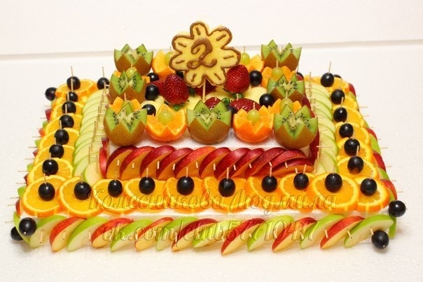 Принимаю заказы на фруктовые композиции...