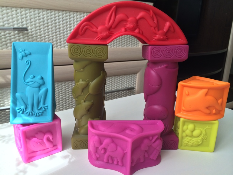 Мягкие резиновые кубики алфавит Battat