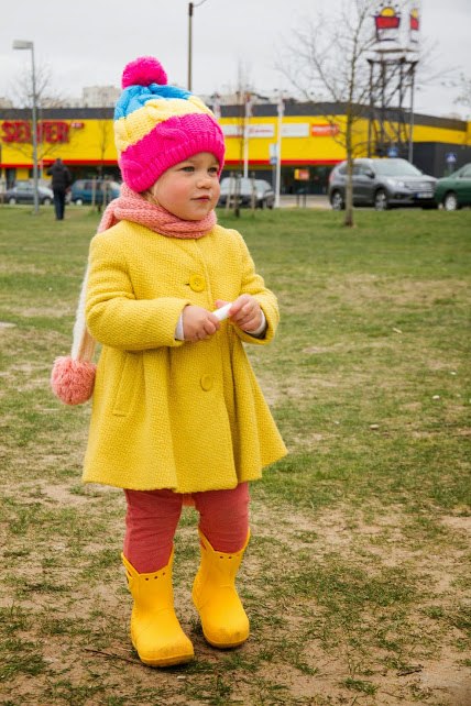 Весенний лук моей дочки в пальто Benetton)