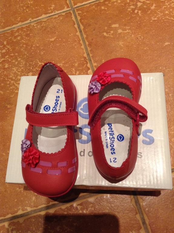 Новые туфельки PetitShoes (Испания), р. 21. Цена 1.100 рублей.