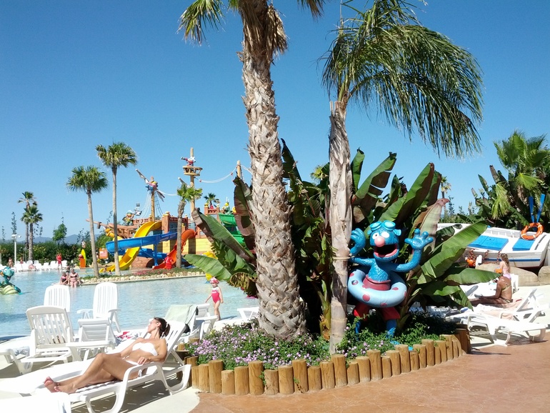 Отель и парк Port Aventura, а также новый аквапарк Costa Caribe Aquatic Park