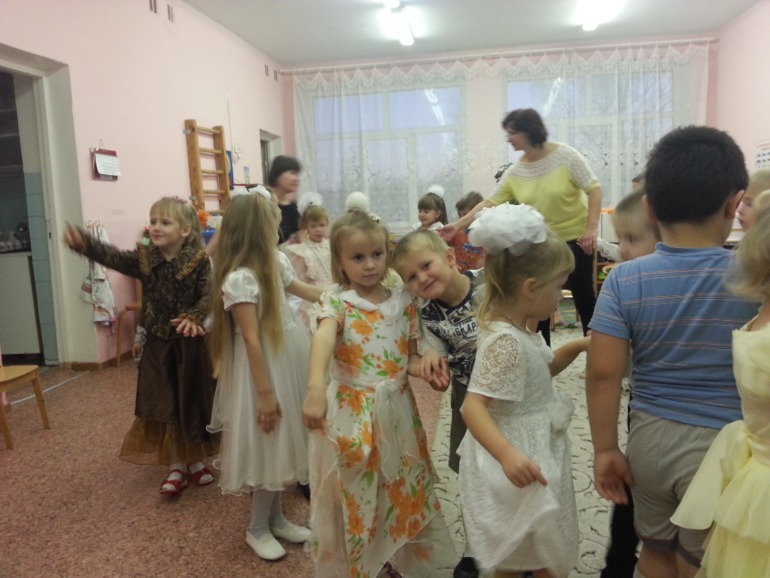 День мамочки в детском саду)