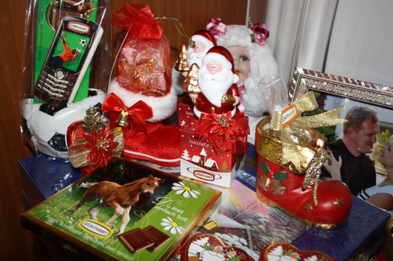 А мы ужо закупаем подарочки