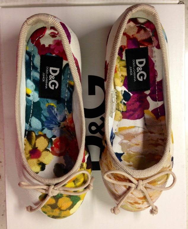 Маленький обувной магазинчик:-)