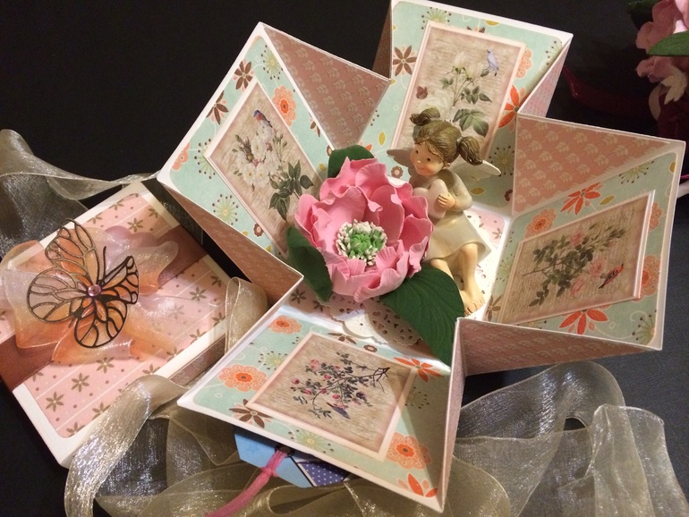 Три подарочные коробочки