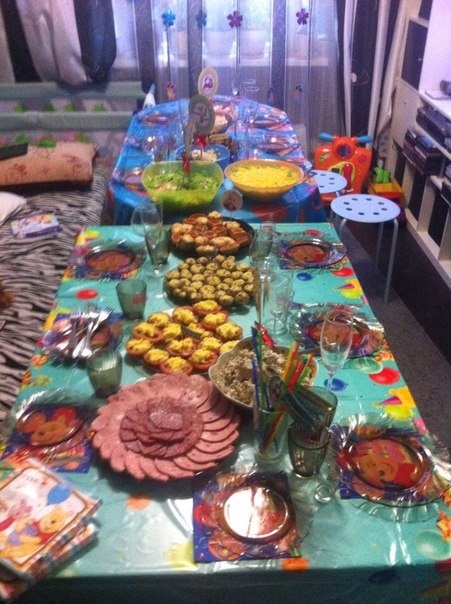 Нам годик с Винни)