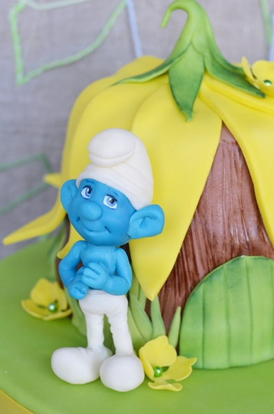 Торт "Дом Смурфа"...