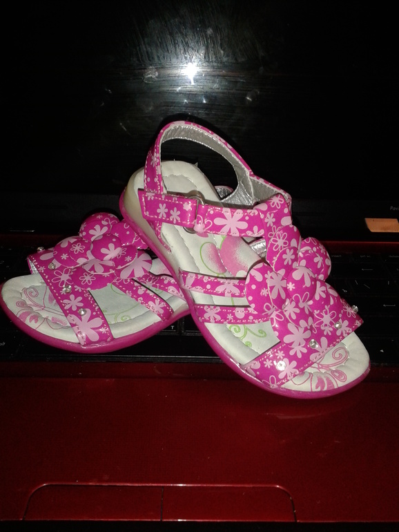 Обувь для девочки! Новая!