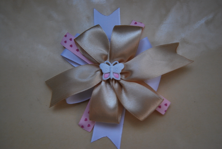 Вот такие чудесные заколочки и резиночки могу изготовить для ваших принцесс!