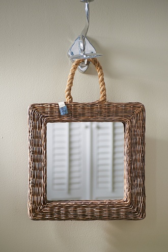 Оригинальные зеркала от голландского бренда Riviera Maison