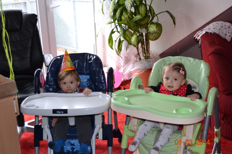 Та-дааааам! Наше годовасие!