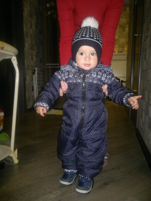 На градуснике 7 градусов.