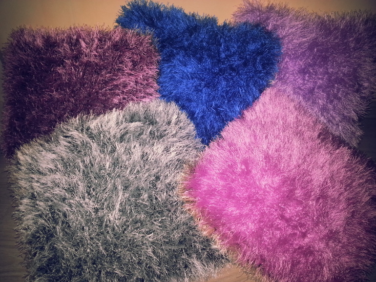 Подушки-меховушки, учителям,подружкам!!!