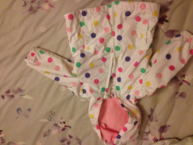 Продаю ветровку mothercare p. 80 и платье за 1000 руб.