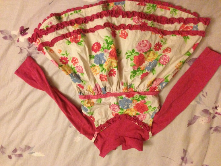 Продаю ветровку mothercare p. 80 и платье за 1000 руб.