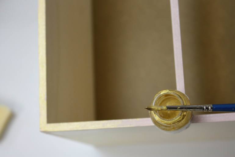 Приступила к заказу на мини-комодик. Серия 10