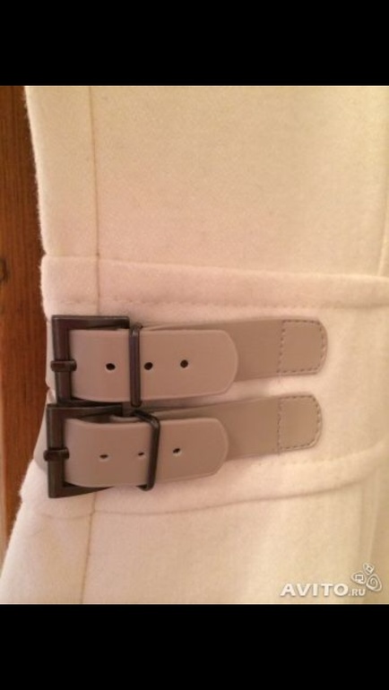 Кремовое пальто