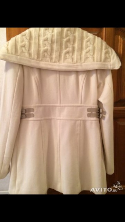 Кремовое пальто