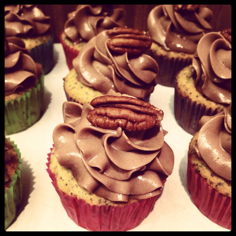 Апельсиновые с маком, крем шоколадный масляный