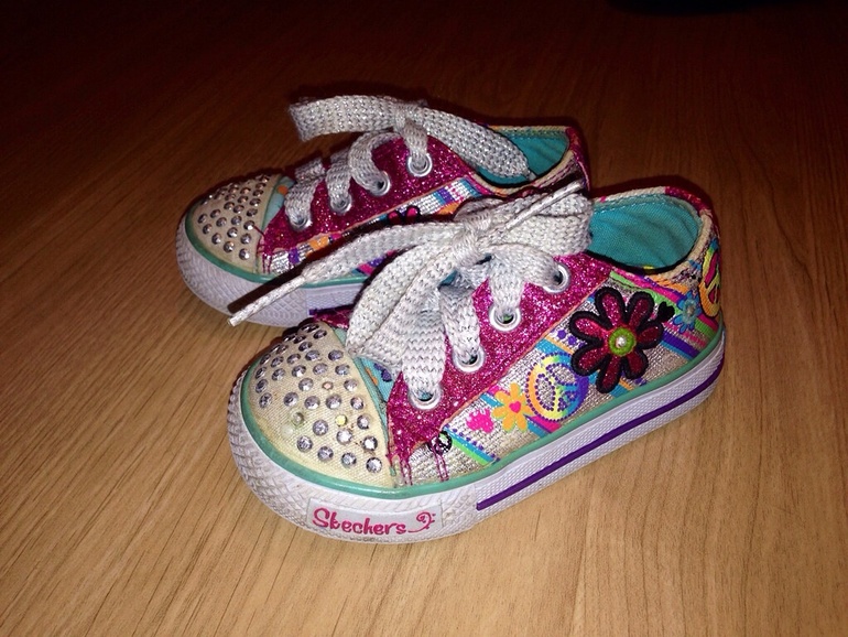 Кеды скетчерс продам