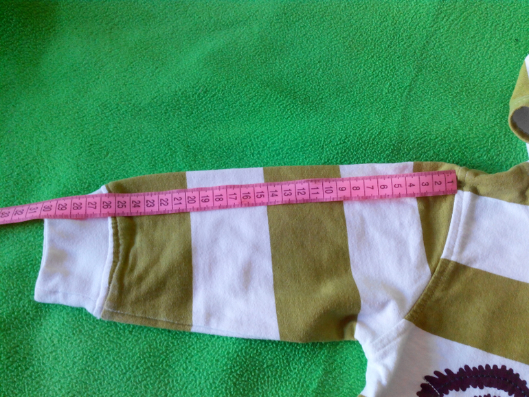 Ветровка из Франции и кофта с капюшоном Qwelle на мальчика б/у