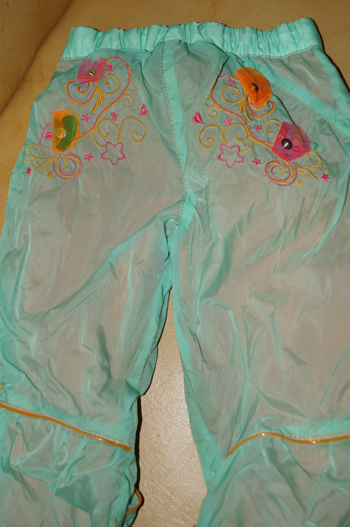 Весенний комплектик на девочку,рост 104(большемерит),регион,вышлю почтой, 750руб.