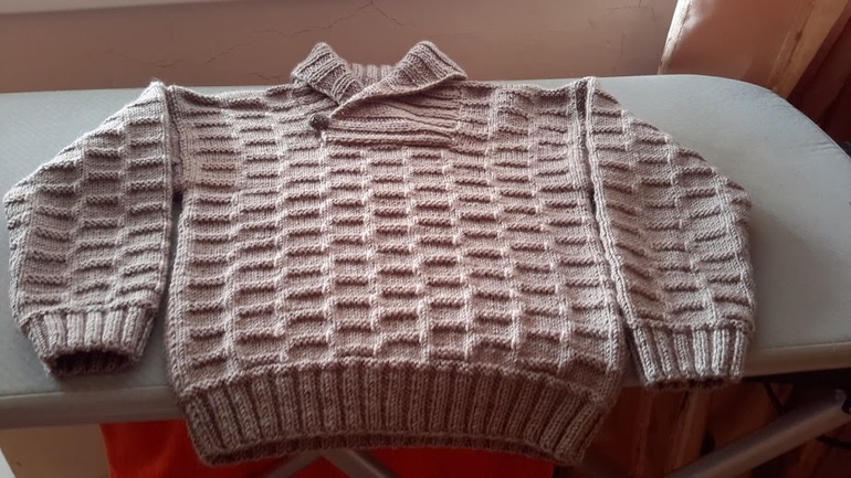 Весенний свитерок