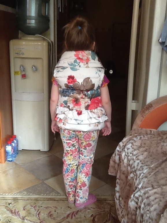 Продам новый комплект жилет Ботанический сад 110 2000р