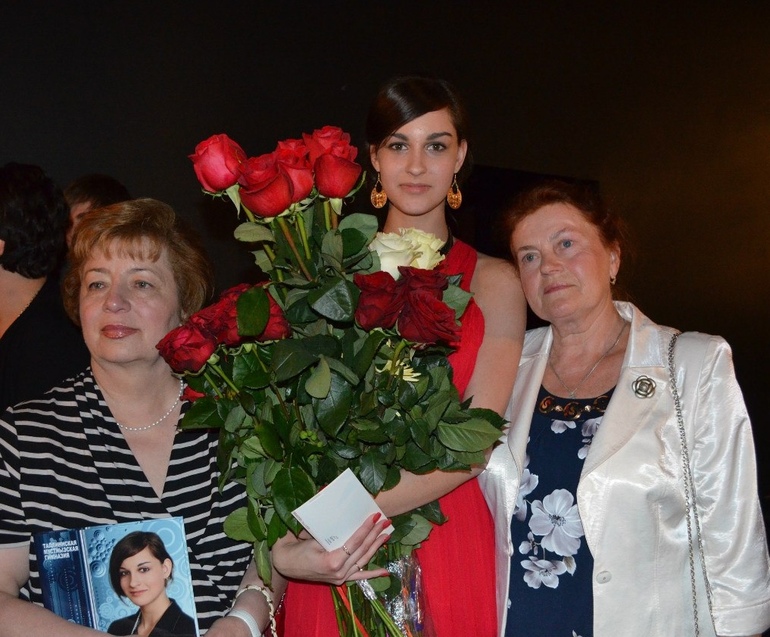 12 лет позади! Моя совсем большая девочка.