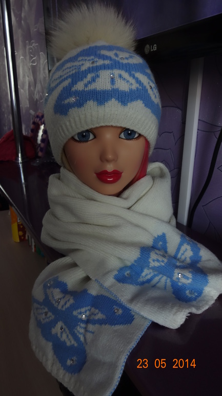 КРАСИВЫЙ И ТЕПЛЫЙ КОМЛЕКТ КАК НОВЫЙ(1РАЗ ОДЕТ) 500Р