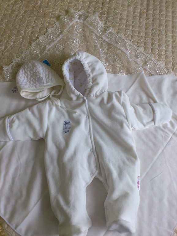 Конверт пуховый Choupette и одежда на выписку)