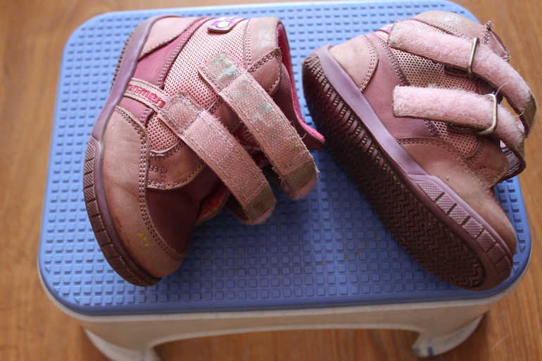 На девочку и мальчика от 18 д0 22 р-ра. Б\у и есть новые.Обновила 15.04.