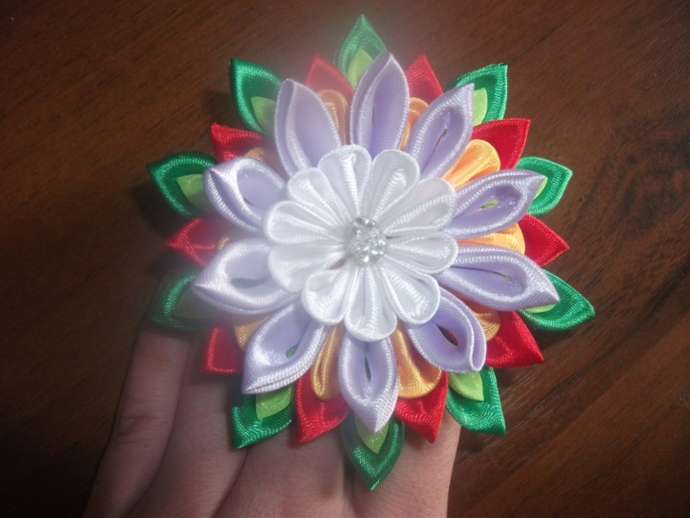 Канзаши. Заколки,резинки,ободки,кулоны....
