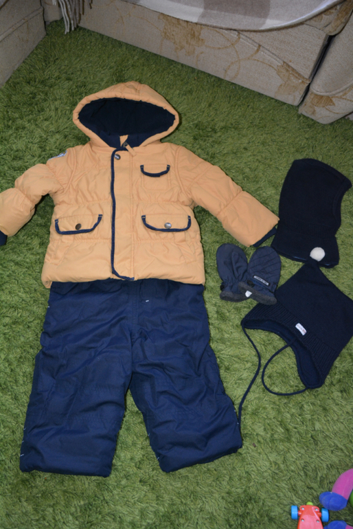 Комплект Mothercare+шапка Kerry+шлем+варежки на 1-1,5 года. Состояние отличное! Все за 2800.