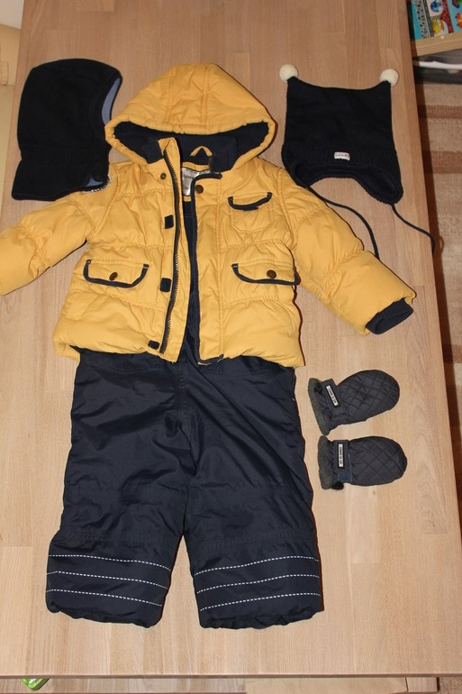 Комплект Mothercare+шапка Kerry+шлем+варежки на 1-1,5 года. Состояние отличное! Все за 2800.