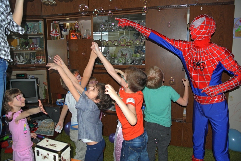 А у нас в квартире... Человек-паук!