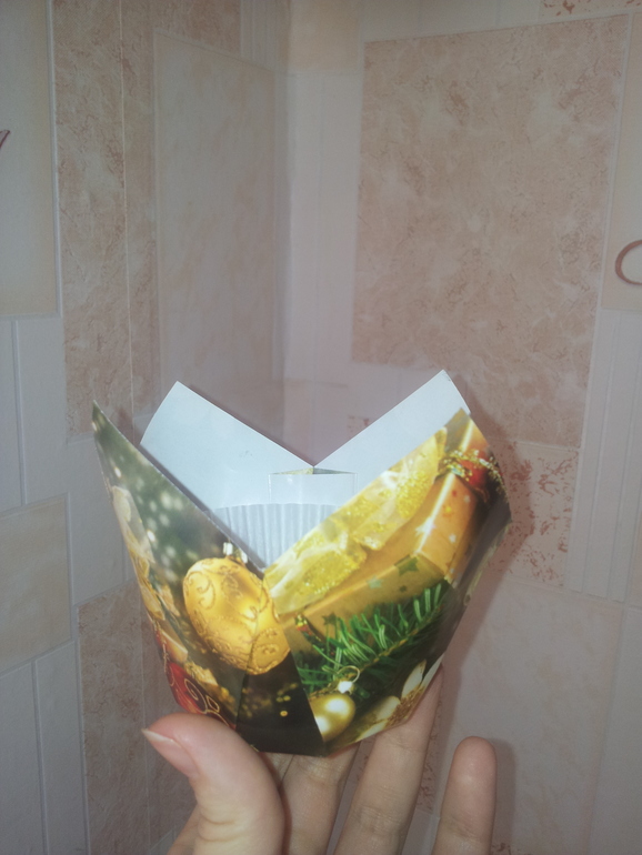 самодельная декоративная капсула для капкейков