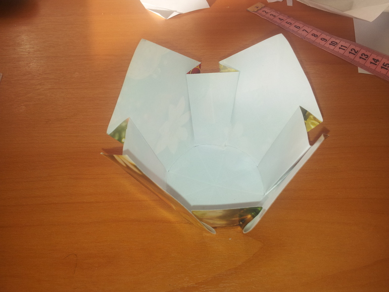 самодельная декоративная капсула для капкейков