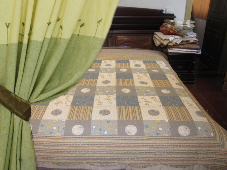 нужен ли тюль и какой? а также карниз из Оби и покрывало под шторы